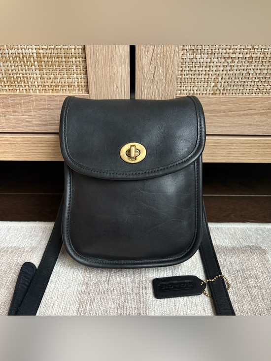 Coach Handbags - COACH Vintage Sidepack Black Leather Crossbody Shoulder Bag Handbag Purse 9978